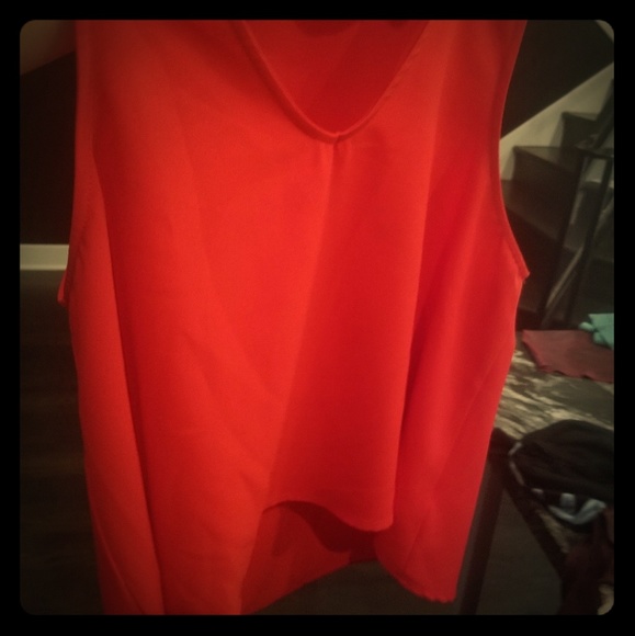 Red tank top - Picture 1 of 3